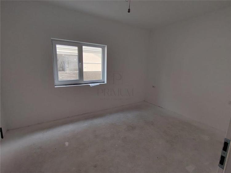 Duplex cu 3 camere cu Canalizare în Moșnița Veche