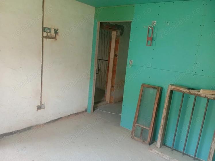 Casă cu Teren 3427 Mp în Alexeni