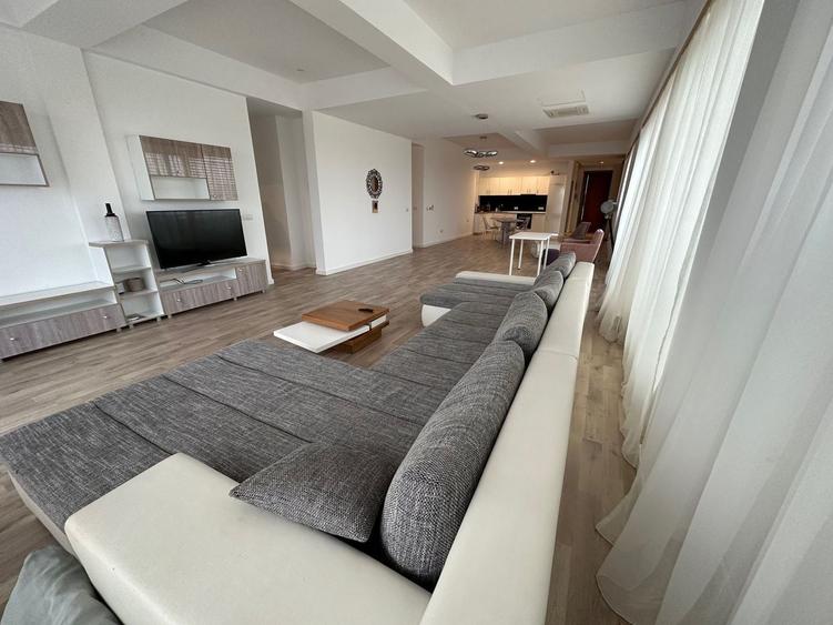 Apartament cu 3 camere decomandat, mobilat în Central