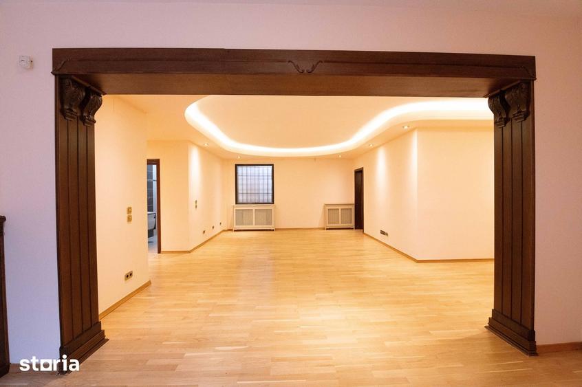 Casă cu Teren 719 Mp în Băneasa