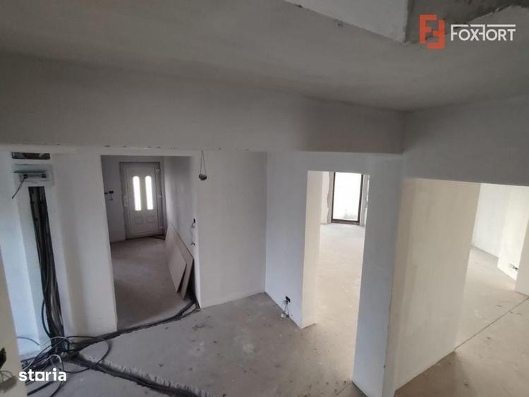 Casă cu 4 camere în Sânandrei