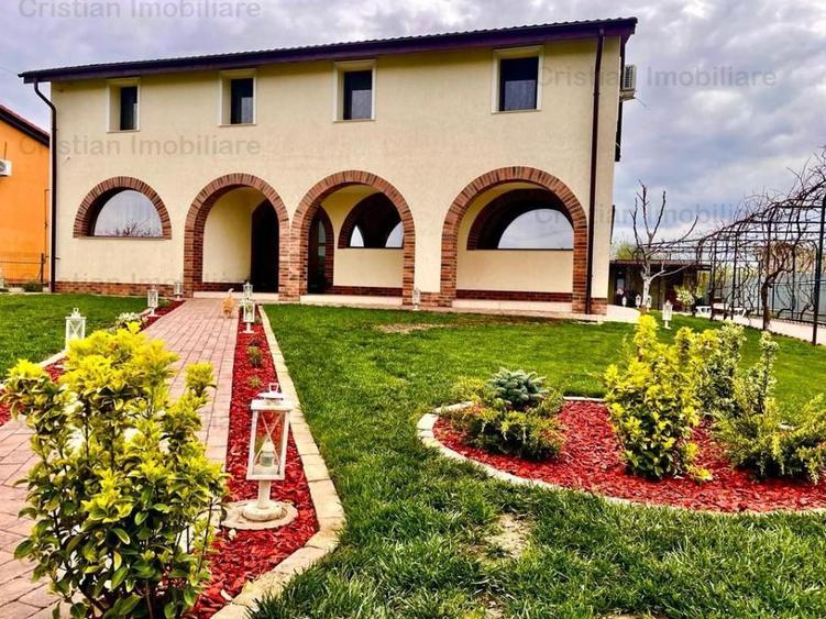 Casă cu 4 camere cu Canalizare în Pietroiu