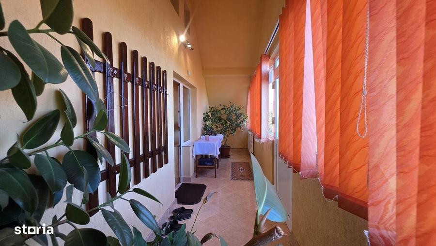 Casă cu 4 camere cu Teren 1170 Mp în Central