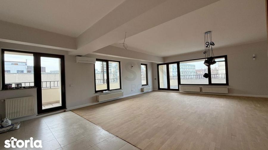 Apartament cu 4 camere în Clucerului