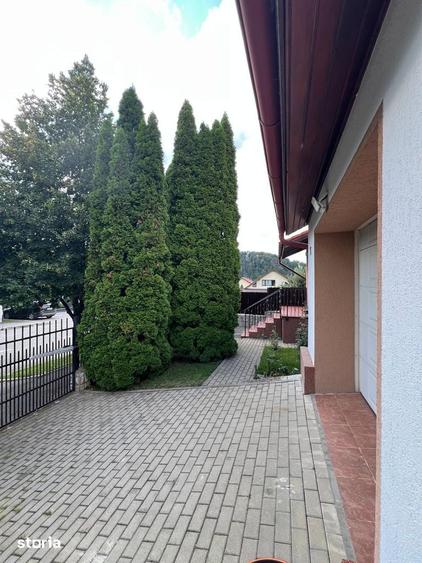 Casă cu 5 camere cu Teren 400 Mp în Bunloc
