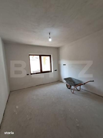 Casă cu 3 camere în Sărmășel