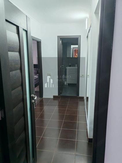 Apartament cu 3 camere semidecomandat în Alexandriei