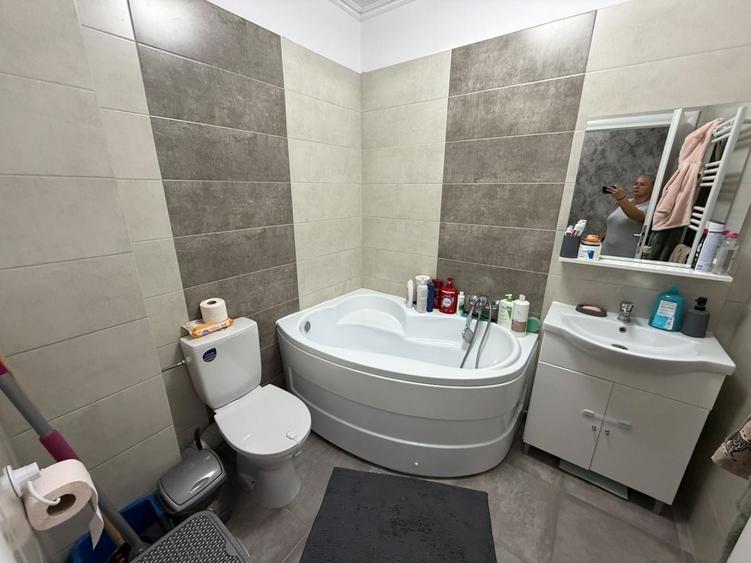 Apartament cu 3 camere decomandat, mobilat în Dobroești