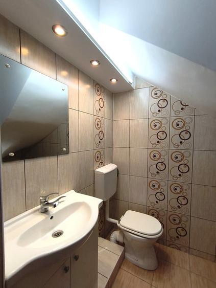 Casă cu 5 camere cu Canalizare în Banu Manta
