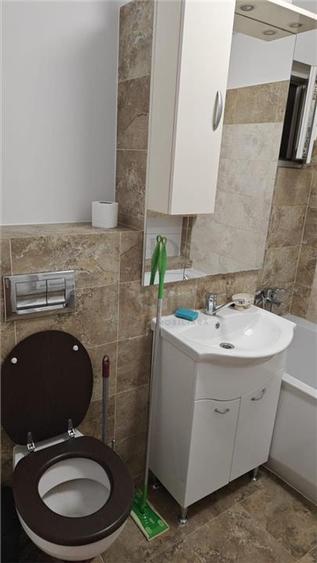 Apartament cu 3 camere decomandat în Lipovei