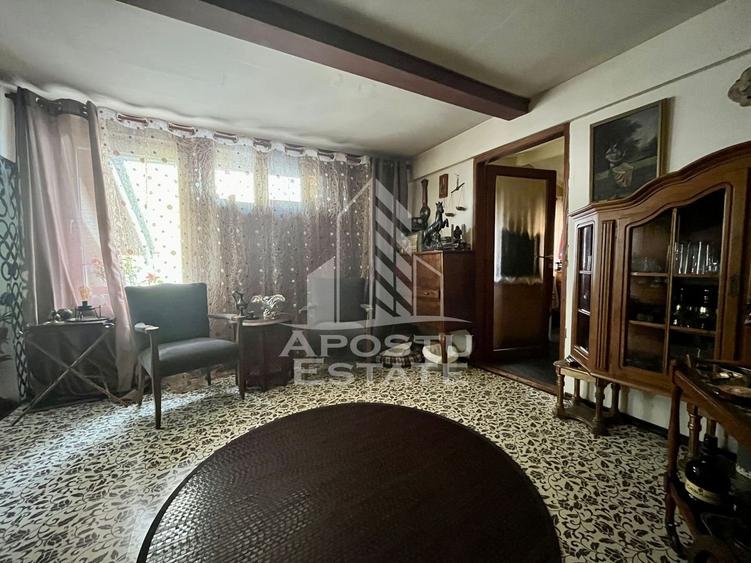 Duplex cu 7 camere cu Canalizare în Lipovei
