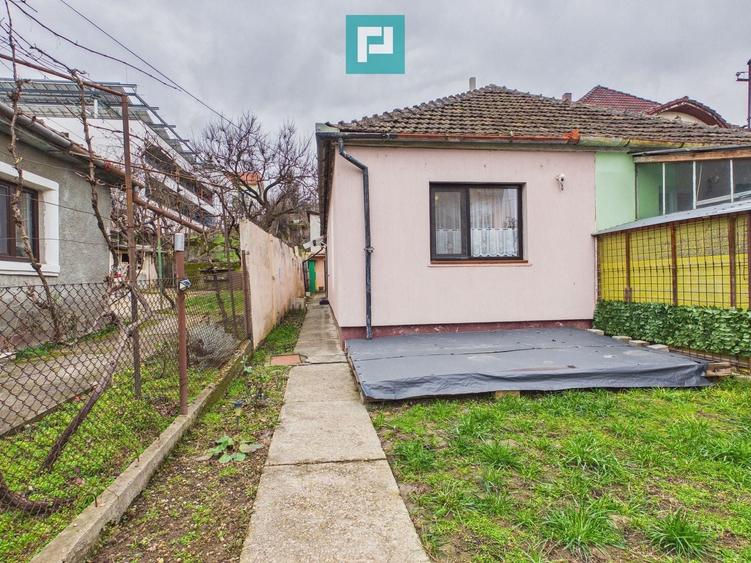 Casă individuală cu 3 camere cu Canalizare în Spitalul Județean