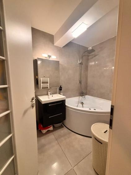 Apartament 3 camere , 68 mp ,Zona Vivo , Floresti - 5