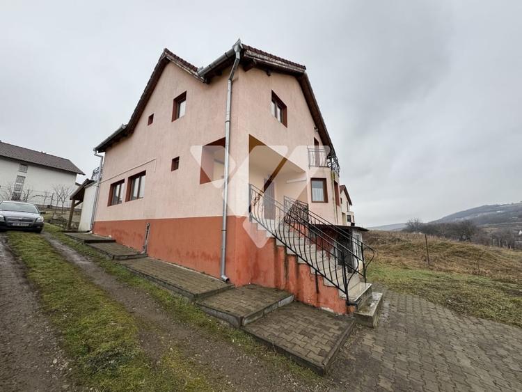 Casă individuală cu 4 camere cu Canalizare în Șura Mare