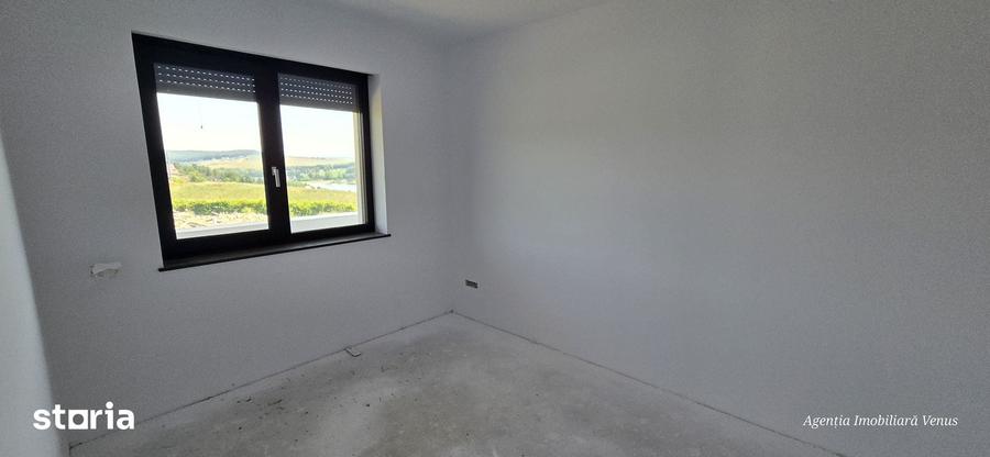 Casă cu 4 camere cu Teren 400 Mp în Central