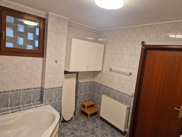 Apartament cu 3 camere semidecomandat, mobilat în Aviatorilor
