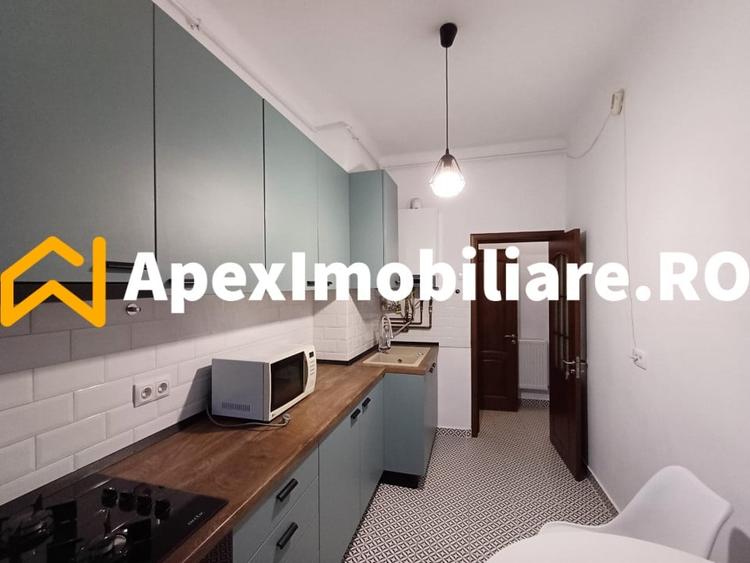 Apartament cu 3 camere semidecomandat, mobilat în Eminescu