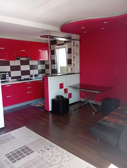 Apartament cu 2 camere decomandat în Mircea cel Bătrân