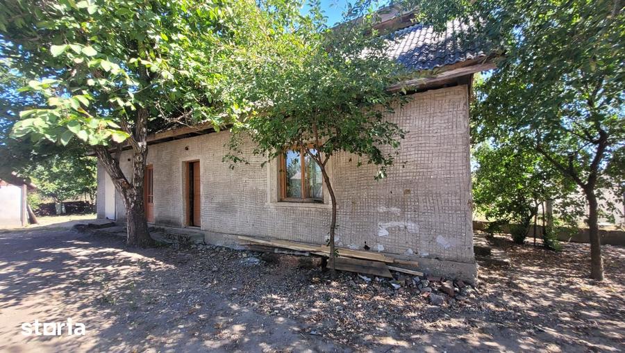 Casă cu 3 camere cu Teren 4741 Mp în Culciu
