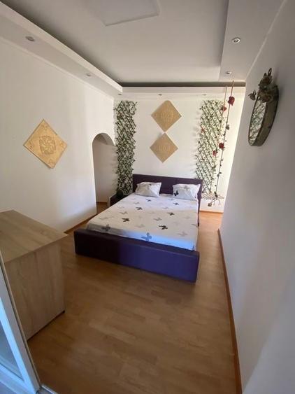 Casă cu 7 camere cu Garaj în Calea Călărașilor