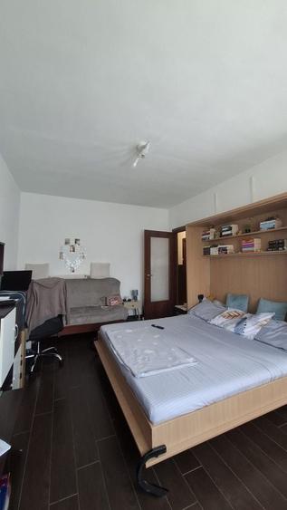 Garsonieră decomandată în Basarabia