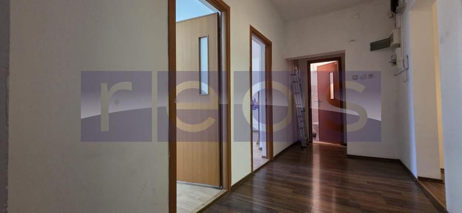 Apartament cu 5 camere decomandat în Dorobanți
