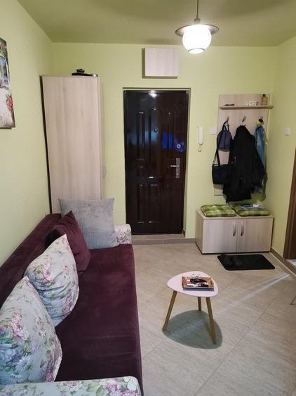 Garsonieră decomandată în Central