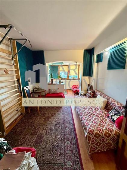 Apartament cu 4 camere decomandat în Ultracentral