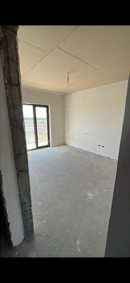 Casa la gri | Berceni | 16 Panouri | 4 Camere | Curte 320 mp | An 2018 - 10