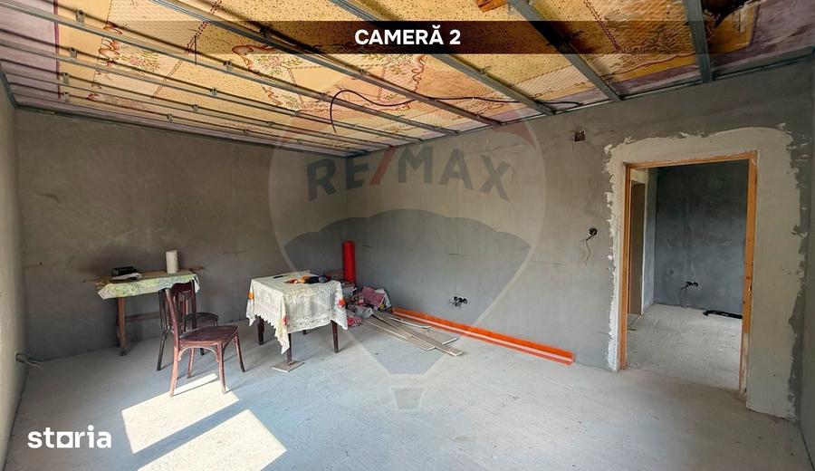 Casă cu 2 camere cu Teren 2628 Mp în Central