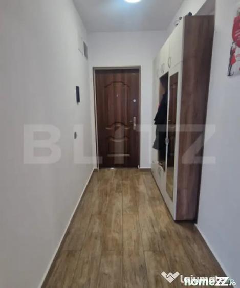 Apartament cu 3 camere decomandat în 13 Decembrie