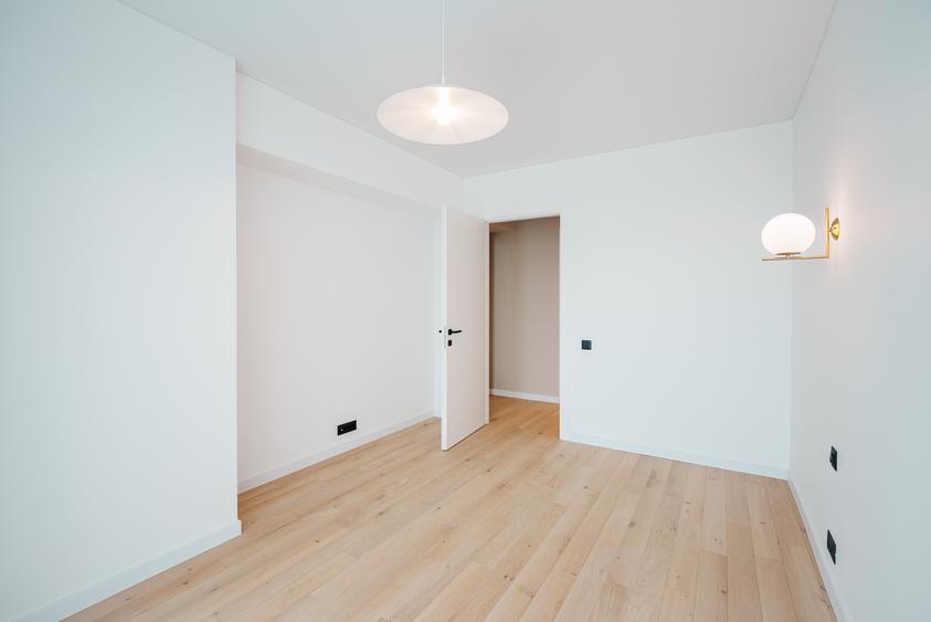 Apartament cu 4 camere semidecomandat în Doamna Ghica