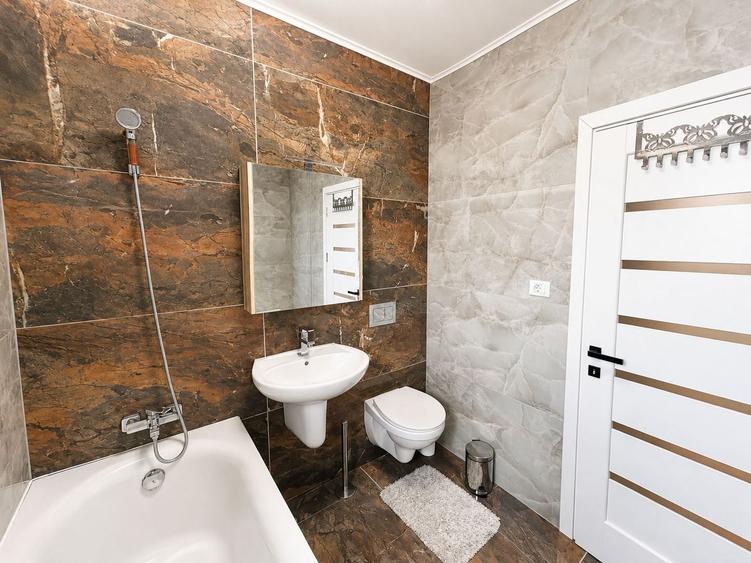Apartament cu 3 camere decomandat, mobilat în Central