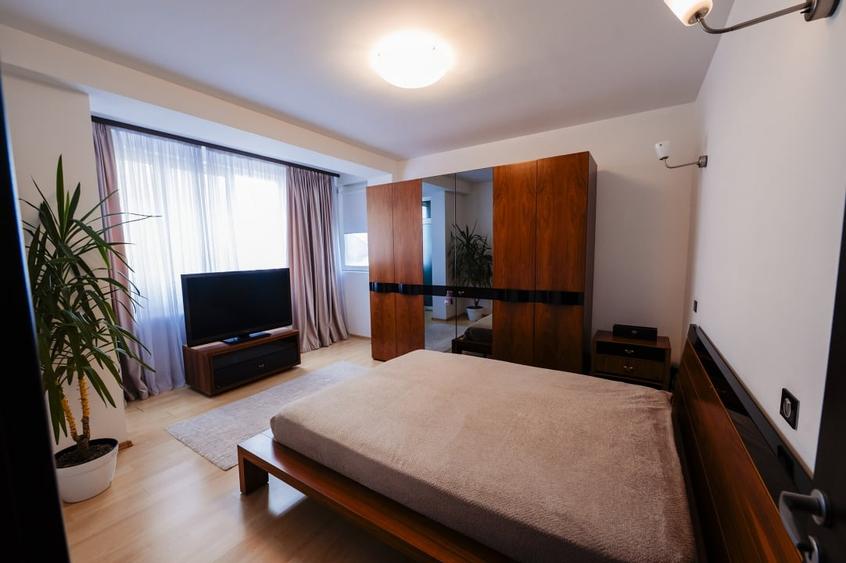 Apartament cu 3 camere decomandat, mobilat în Colentina