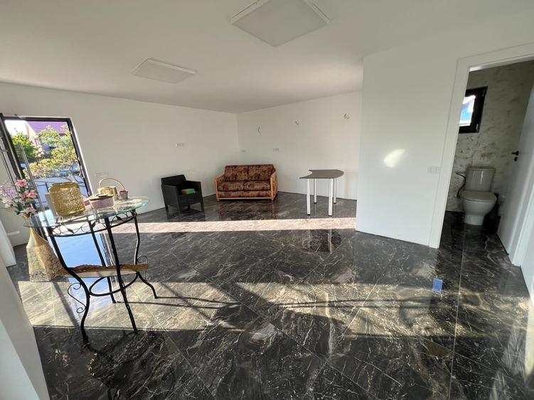 Casă individuală cu 4 camere cu Teren 300 Mp în Rediu