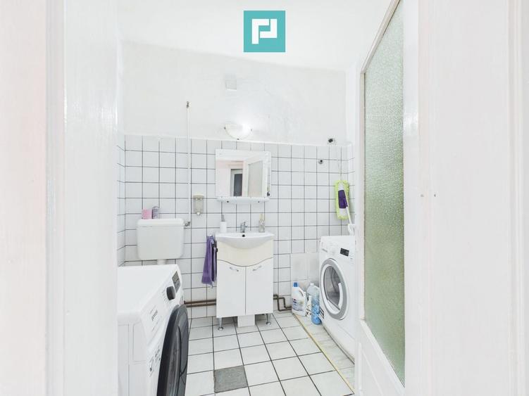 Casă individuală cu 3 camere cu Canalizare în Est