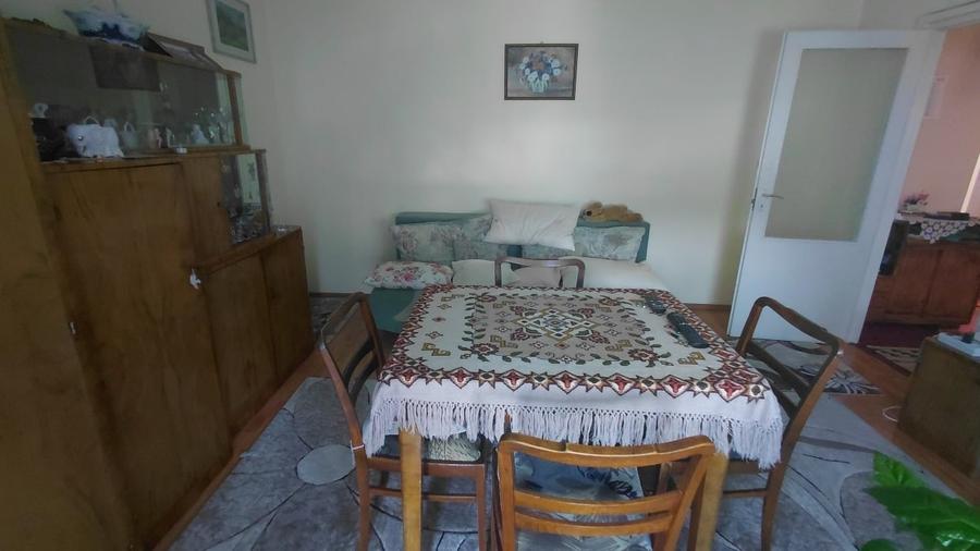 Apartament cu 3 camere decomandat, mobilat în Est