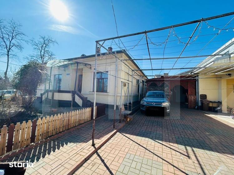 Casă cu 5 camere cu Teren 900 Mp în Ungureni