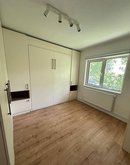 Apartament cu 3 camere decomandat în Plopilor