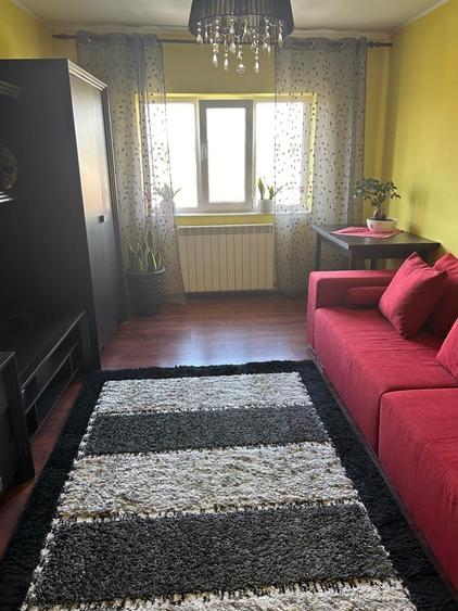 Apartament cu 3 camere decomandat în Exterior Vest