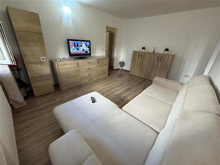 Apartament cu 2 camere nedecomandat în Republicii