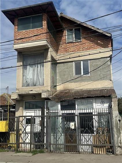 Casă individuală cu 4 camere cu Canalizare în Inel II