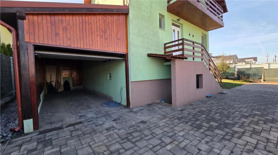 Casă individuală cu 4 camere cu Canalizare în Livezeni