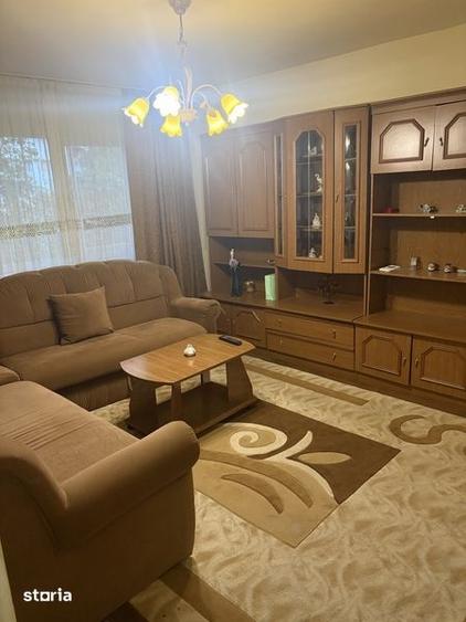 Apartament cu 3 camere semidecomandat în Gării