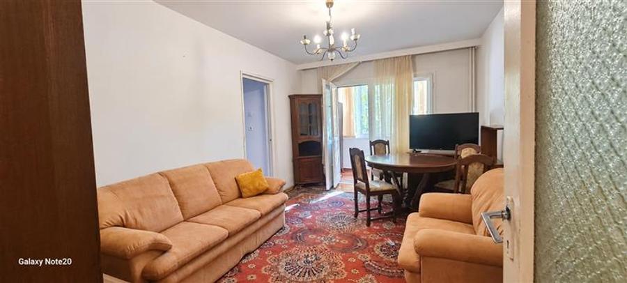 Apartament cu 3 camere decomandat, mobilat în Aurel Vlaicu