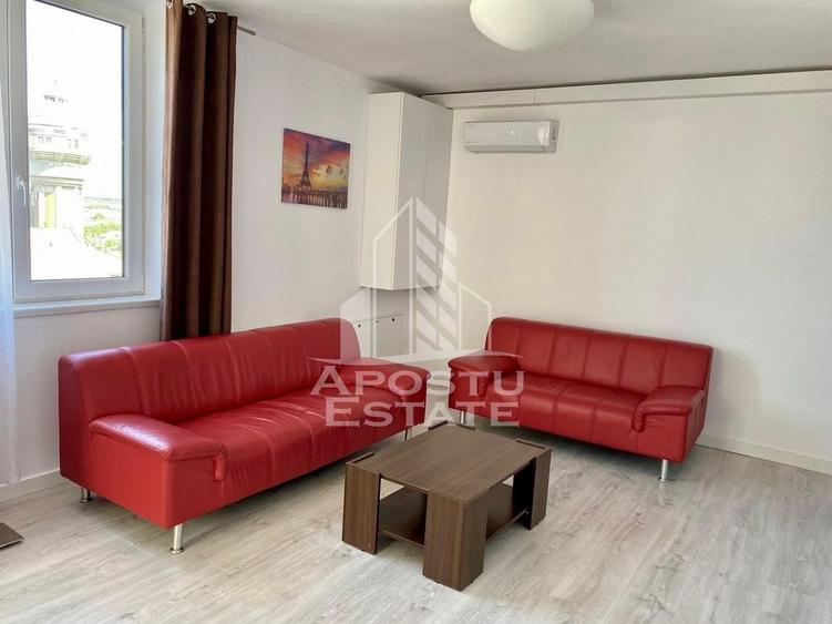 Apartament cu 3 camere semidecomandat, mobilat în Simion Bărnuțiu