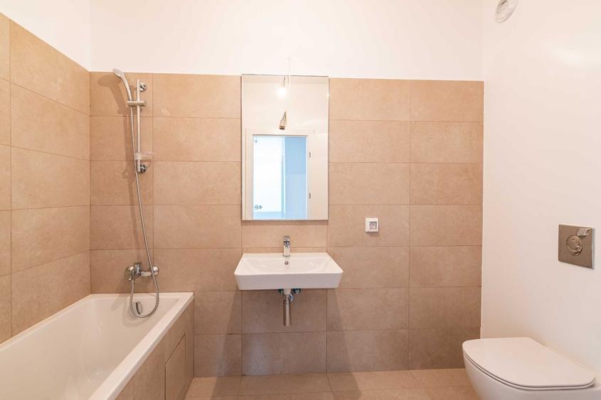 Apartament cu 3 camere decomandat în Costin Georgian