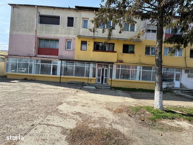 Spațiu comercial, de 100 mp, în Sascut