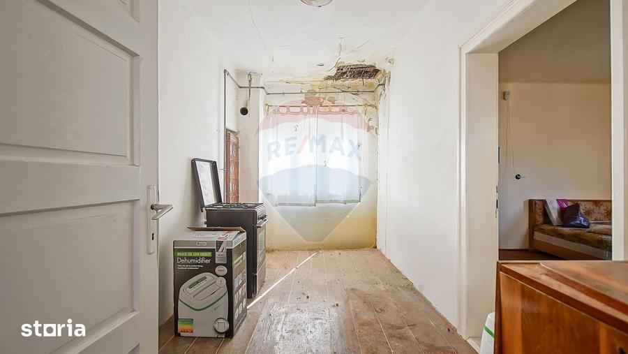 Casă cu 2 camere cu Teren 230 Mp în Schei