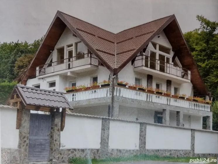 Casă cu 6 camere în Central